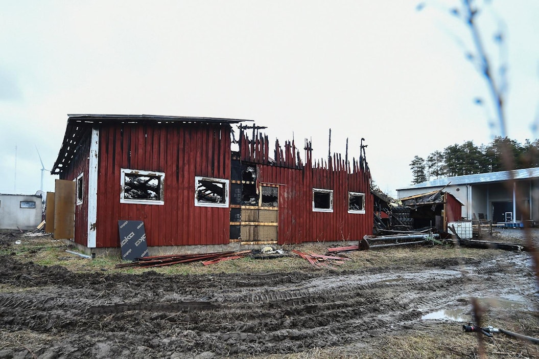 Tyhjä varastotila säilyi parhaiten Vöyrin sikalapalossa. Muu osa rakennuksesta tuhoutui täysin.