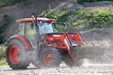 Zetor oli testin ainut kone, johon suurempaa hydrauliikkapumppua ei ole saatavilla lisävarusteenakaan. Aisojen liikenopeus on kuitenkin hyvin suhteessa muihin kuormausominaisuuksiin.