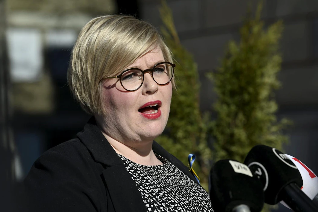 Valtiovarainministeri Annika Saarikon (kesk.) mukaan tämän kevään kehysriihessä leikkaukset eivät kohdistu tutkimus- ja kehitysrahoitukseen. LEHTIKUVA / EMMI KORHONEN