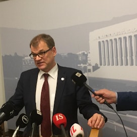Pääministeri Juha Sipilä kiistää puuttuneensa Yleisradion uutisointiin.