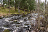 Kylää halkovan Keravanjoen lukuisista koskista useampi osuu juuri Kaukasiin. Kuvassa kuohuu Lehmäkoski.
