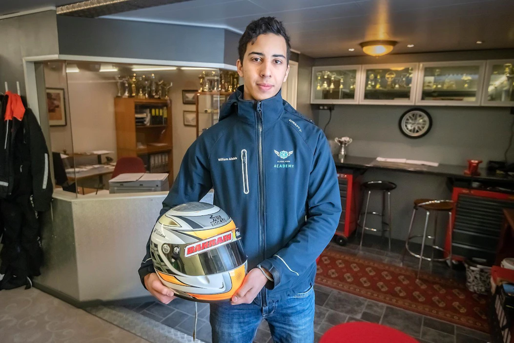 Mieli tekisi ajamaan. Formula Renault -kauden piti käynnistyä viime viikonloppuna Italian Monzassa, mutta koronaviruksen takia kauden avaus venyy pitkälle kesään. Hyvän kuljettajan on osattava nollata negatiiviset asiat jollakin tapaa, Alatalo sanoo.