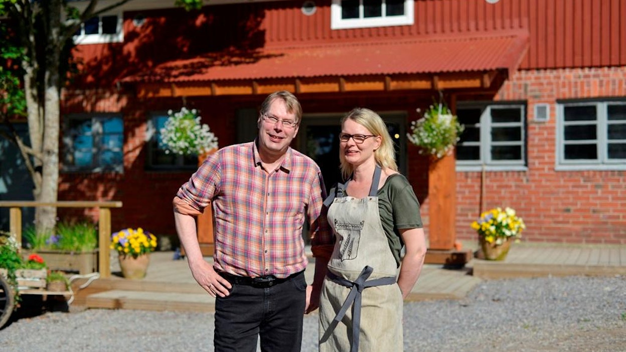 Ympäristöä ja rahaa ei tarvitse laittaa vastakkain, sanovat Markus Eerola ja Minna Sakki-Eerola.