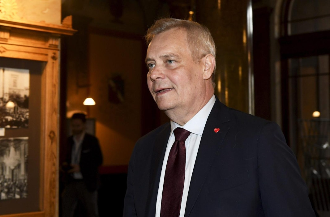 Antti Rinne saapui aamulla Säätytaloon hallitusneuvotteluihin. LEHTIKUVA / VESA MOILANEN