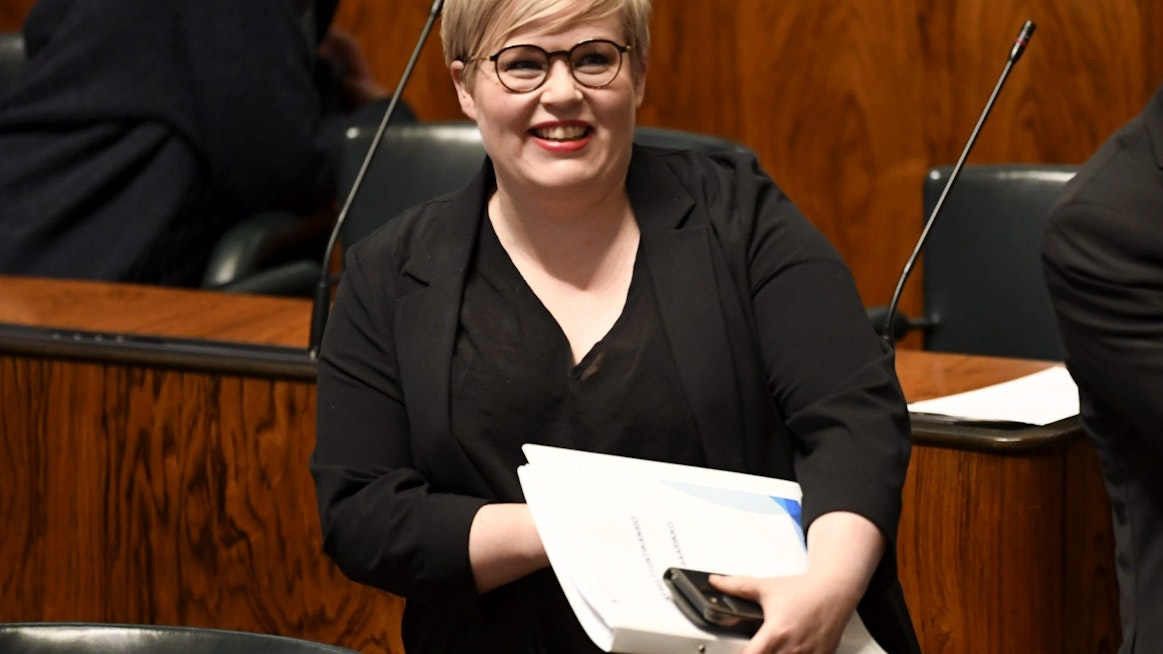 Valtiovarainministeri, keskustan puheenjohtaja Annika Saarikko kertoo Ylelle Nato-kantansa muuttuneen, kun Venäjä hyökkäsi Ukrainaan helmikuun lopulla. LEHTIKUVA / Jussi Nukari.