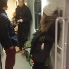 Osa matkustajista joutui sunnuntaina seisomaan kiskobussissa matkalla Seinäjoelta Jyväskylään.