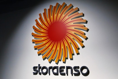 Stora Enson hallituksella oli valtuutus enintään 0,35 euron osakekohtaisen osingon jakamisesta yhdessä tai useammassa erässä.