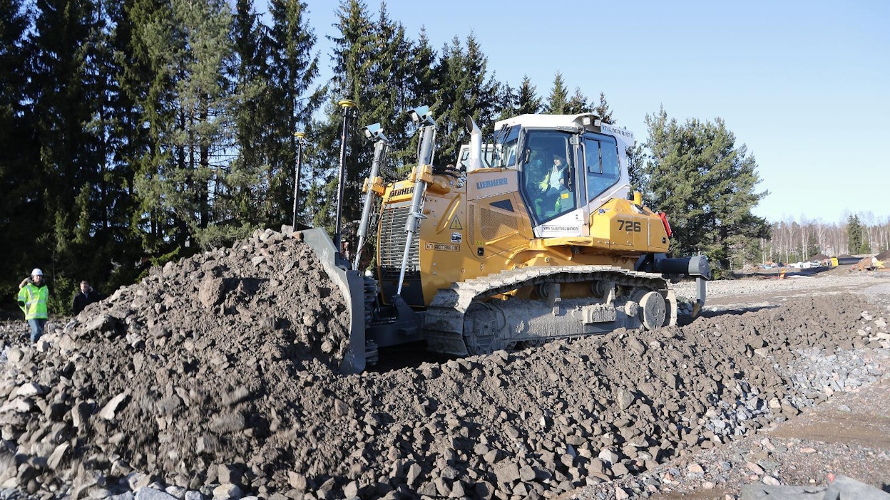 Liebherr valmistaa puskutraktoreita kokoluokissa 13–75 tonnia.