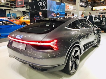 Saksalaiset premium-autot joutuvat muita useammin ilkivallan kohteeksi.