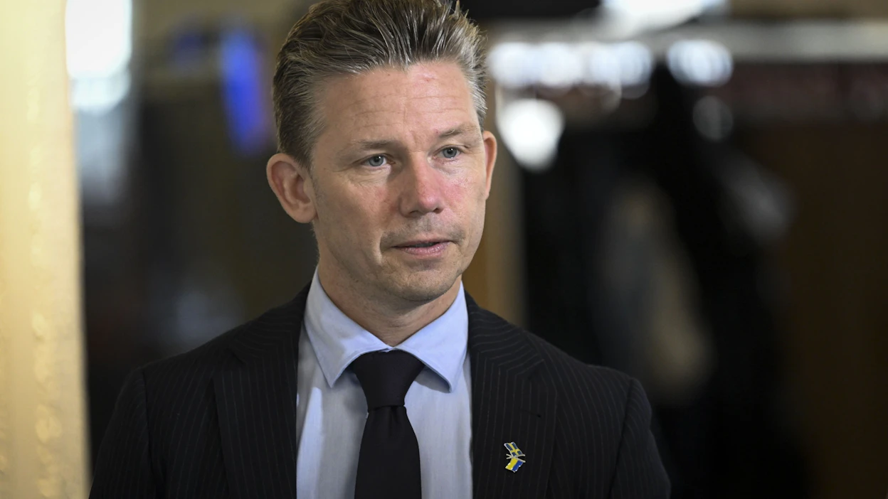 Ruotsin puolustusministeri Pål Jonsonin mukaan hävittäjäselvityksen on valmistuttava 6. marraskuuta mennessä. LEHTIKUVA / EMMI KORHONEN .