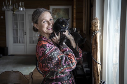 Katariina Souri puuhasi tiiviin ydinporukan kanssa uutta puoluetta Suomeen. Nyt hän on eronnut Suomen Graniittipuolue ry:n jäsenyydestä.