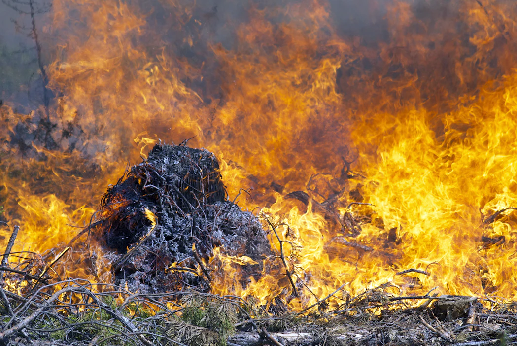 Metsäpalovaroitus takaa sen, että maaperä on riittävän kuiva kulotukselle. Tavallisesti kulotukseen ryhdytään pari päivää ennen sääennusteen lupaamaa vesisadetta.