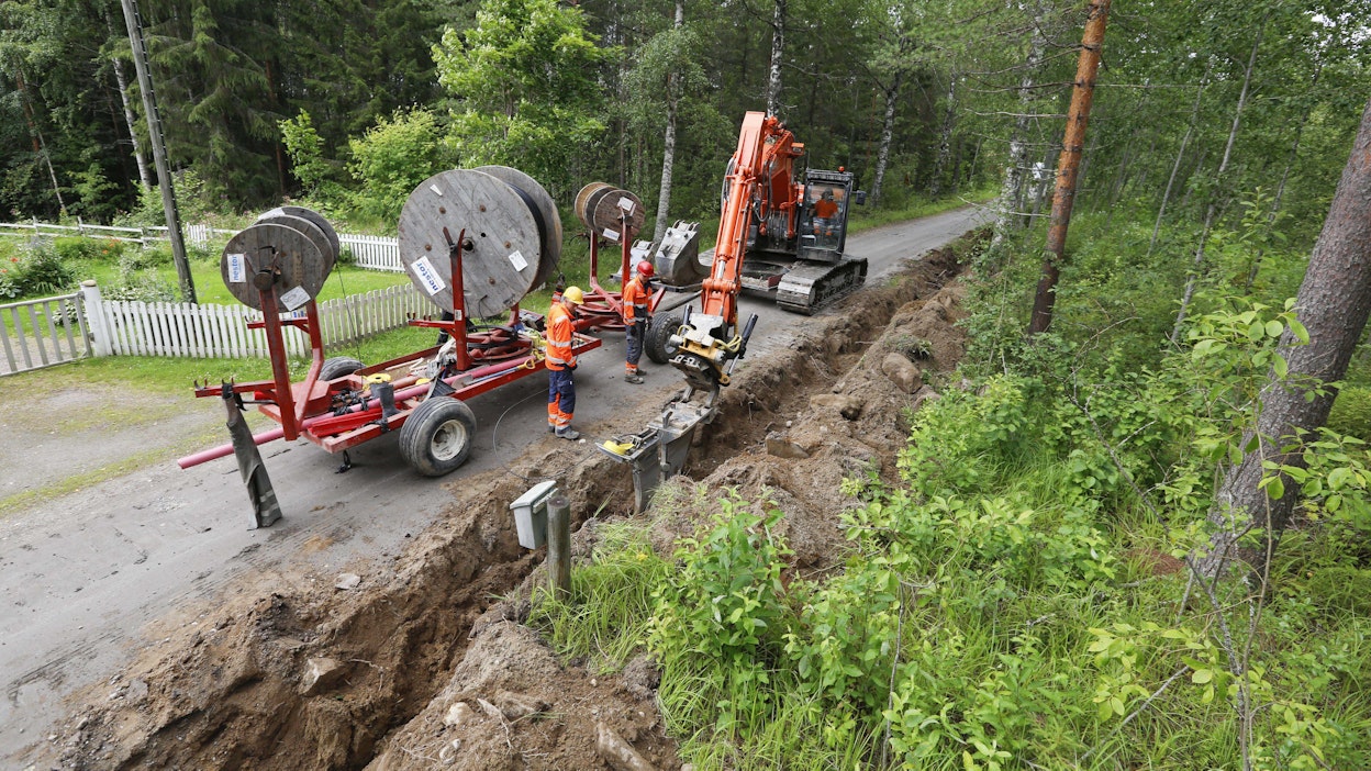 Valokuituverkkotyömaa. Kuvituskuva.