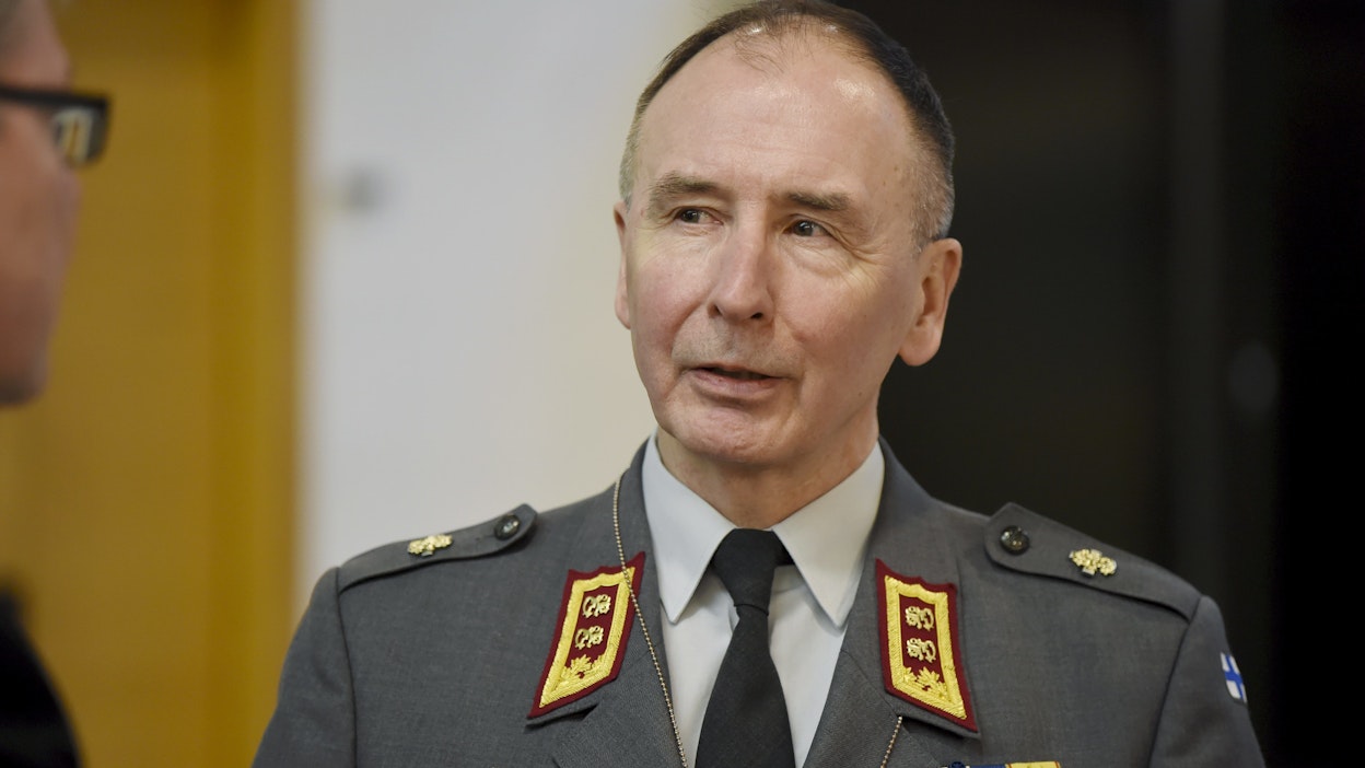 Kenraalimajuri (evp) Pekka Toveri tavoittelee kevään eduskuntavaaleissa kansanedustajuutta kokoomuksen listalla Uudenmaan vaalipiirissä.