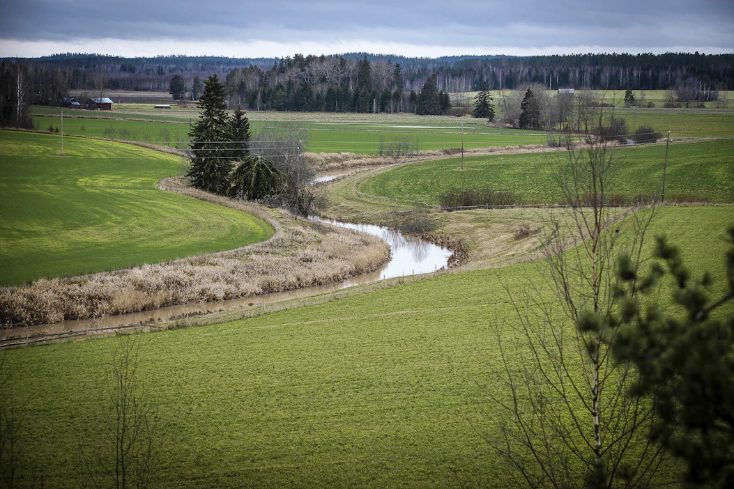 Idyllisistä maisemistaan huolimatta maaseudulle tuskin saadaan riittävästi lääkäreitä lainanhyvityksistä huolimatta.