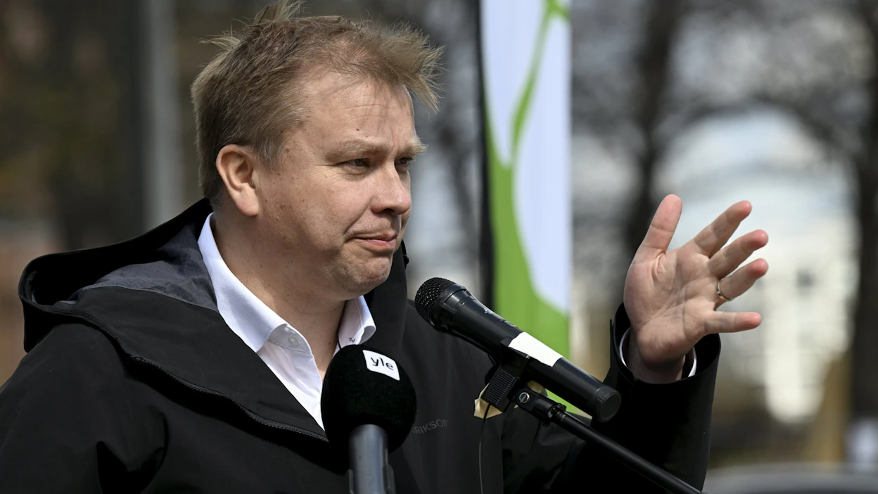 Antti Kaikkonen keskustan vapputilaisuudessa Helsingissä 1. toukokuuta 2023. LEHTIKUVA / EMMI KORHONEN.