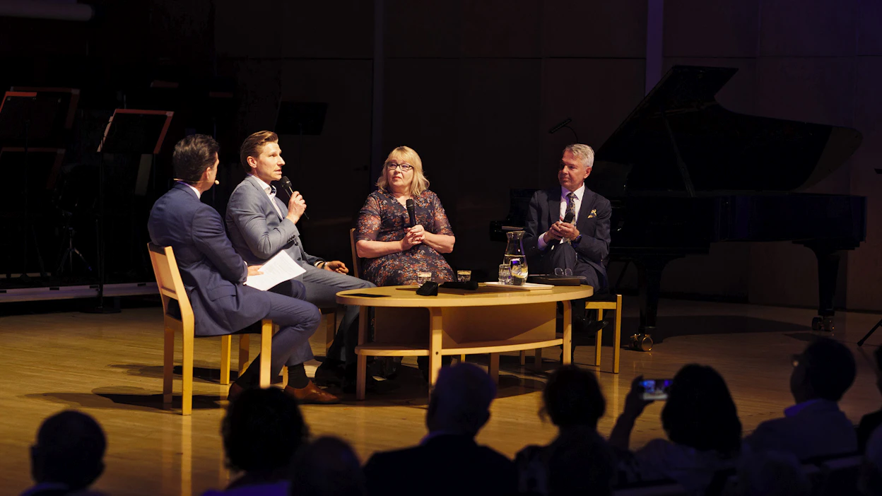 Puolustusministeri Antti Häkkänen, journalisti Arja Paananen ja kansanedustaja Pekka Haavisto keskustelivat turvallisuuspolitiikasta Mikkelissä. Paneelikeskustelun veti Yleisradion toimittaja Jussi-Pekka Rantanen.