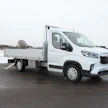 Maxus e-Deliver 9 on saatavilla umpipakettiautona sekä kahtena eri alustaversiona. Perään voi kytkeä enintään 1 200 kg painoisen jarrullisen vaunun. Alustamallin verollinen hinta on 71 672 euroa. Takuu on viisi vuotta ja ajoakulla kahdeksan vuotta.