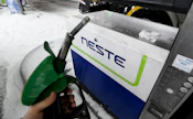  Neste ilmoitti tiistaina, että poliittisen lakon jatkumisen takia se ei enää pysty turvaamaan asiakastoimituksia ja tuotteiden riittävyyttä asemaverkostossaan. LEHTIKUVA / Vesa Moilanen. 