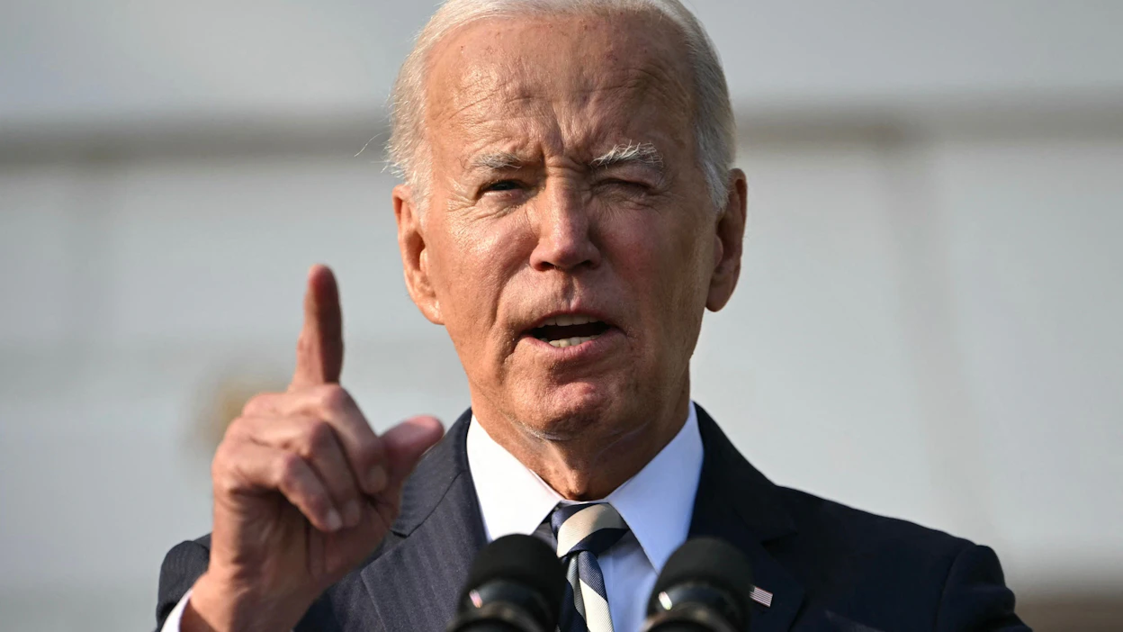 Yhdysvaltain presidentti Joe Bidenilta kysyttiin aikooko hän poistaa Ukrainalta pitkän kantaman ohjusten käyttöä koskevat rajoitukset. LEHTIKUVA/AFP.