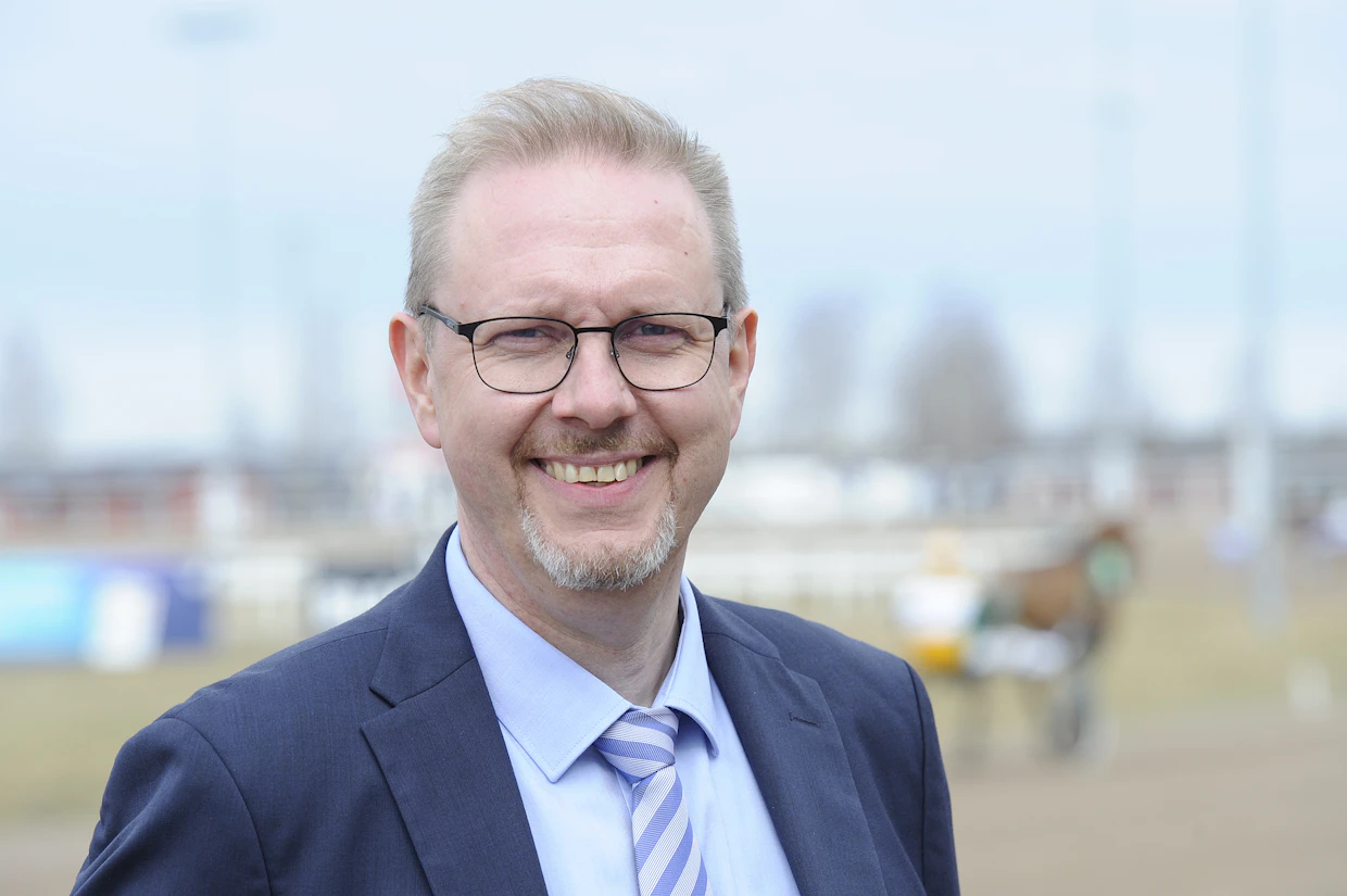 Jyri Saranpää on tyytyväinen Seinäjoki Racen hevostilanteeseen reilu kolme viikkoa ennen kilpailua.
