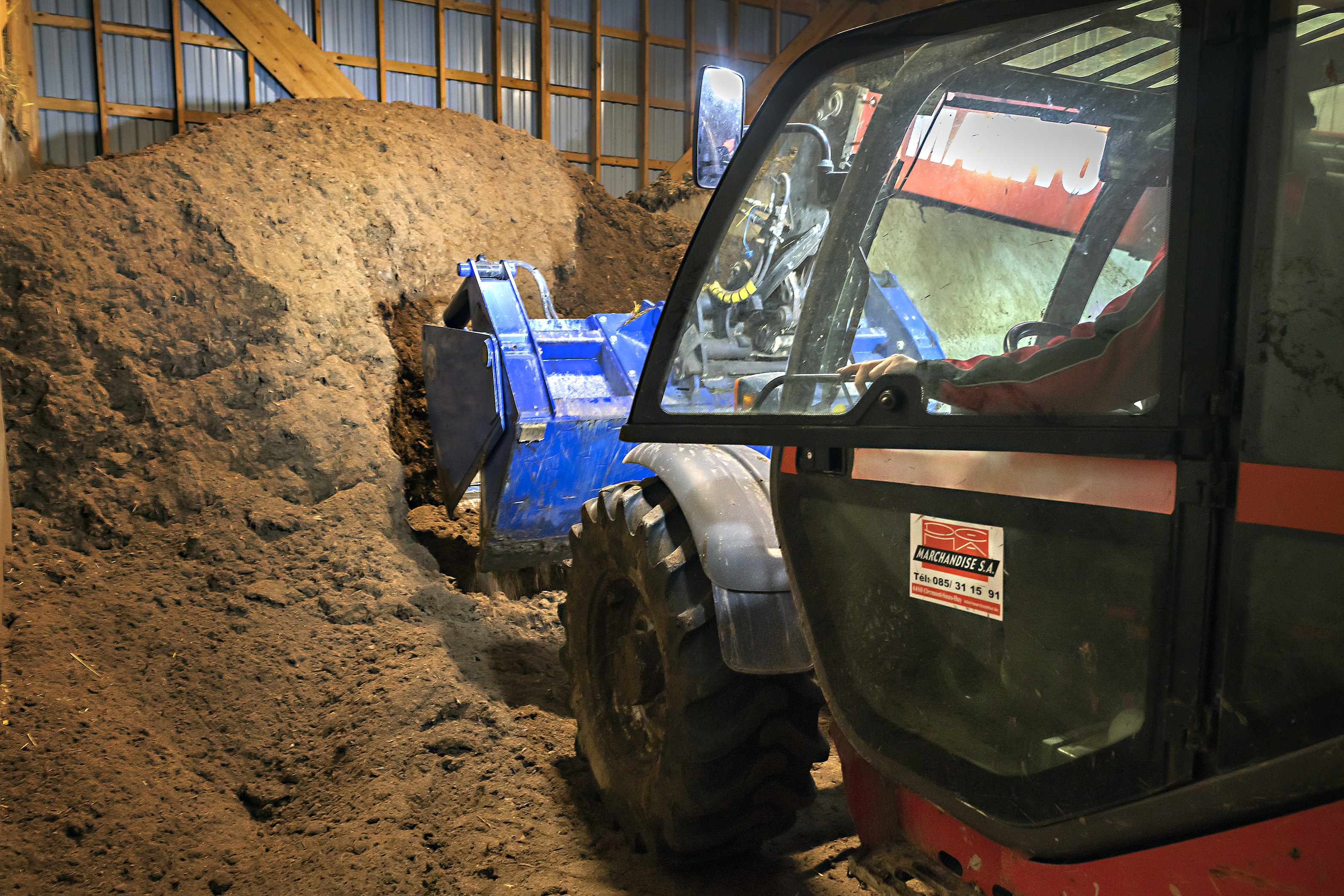 Turve on imukykyistä, hygieenistä ja hinnaltaan kilpailukykyistä. Sen saatavuus kuitenkin heikkenee, kun turpeennosto vähenee.