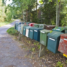 Helsingin postikeskuksessa lajitellaan noin 80 prosenttia koko maan paperisen postin lähetyksistä.