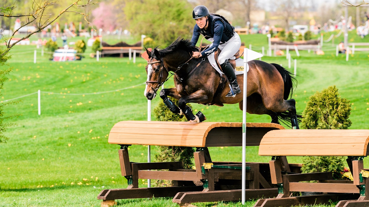 ”Valmennusryhmään ei tarvitse tulla näyttämään mitään, vaan sieltä saa apua tekemiseen”, Sanna Siltakorpi kertoo uudesta nuorten kenttähevosten ryhmästä.