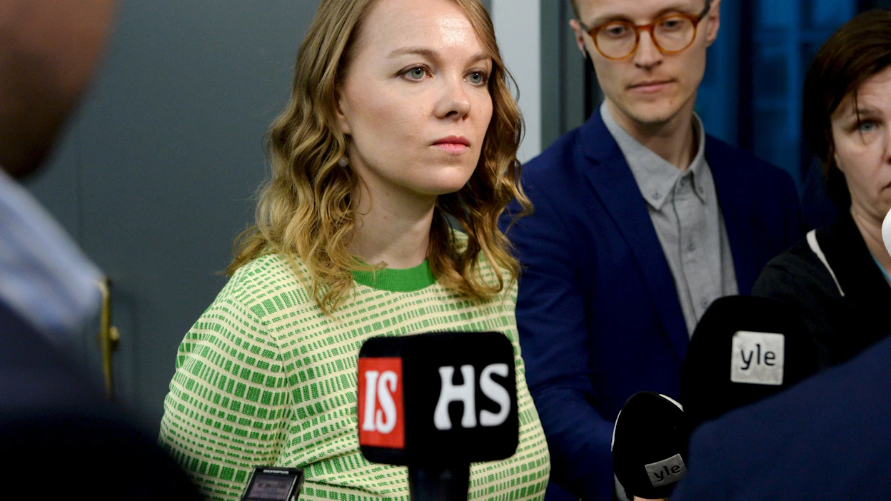 Viestintävalmennus- ja konsultointihankinnat koskivat Katri Kulmunin (kesk.) esiintymistä Ylen A-studiossa sekä tämän Instagram-päivitystä.