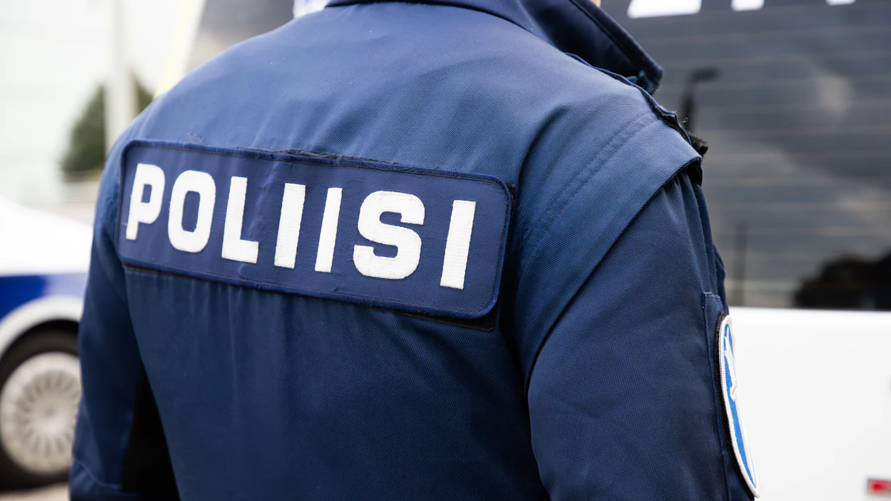 Poliisi tutkii tapahtunutta eläimen vartioimatta jättämisenä ja julkisrauhan rikkomisena. Kuvituskuva.