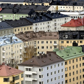 Korkojen nousu alkaa hiljalleen kasvattaa monien asuntovelallisten menoja. LEHTIKUVA / Jussi Nukari. 