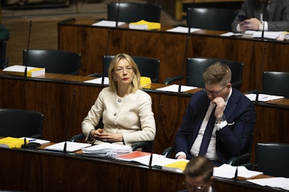 SDP:n eduskuntaryhmän puheenjohtaja Tytti Tuppurainen ja puolueen puheenjohtaja Antti Lindtman kommentoivat tiedotusvälineille STT:n uutista, jossa Tuppuraista syytettiin asiattomasta käytöksestä.