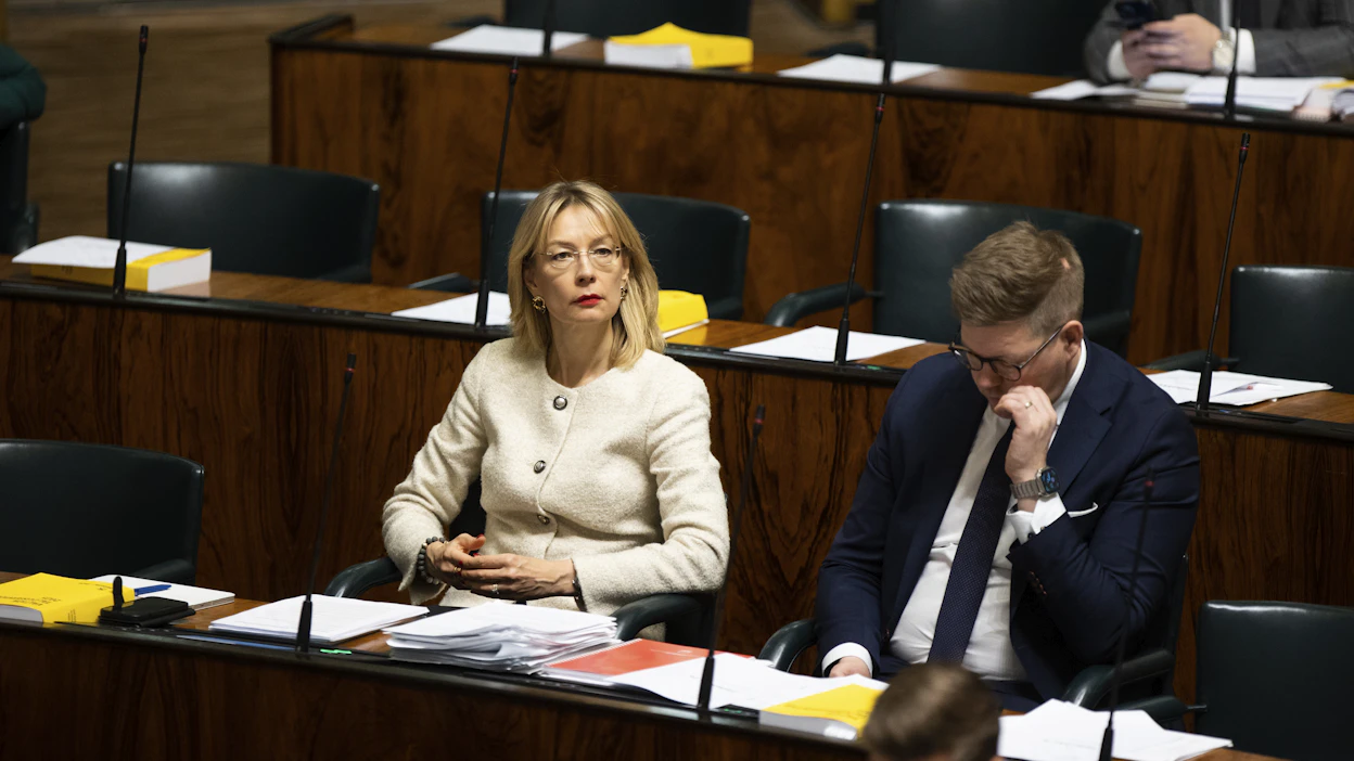 SDP:n eduskuntaryhmän puheenjohtaja Tytti Tuppurainen ja puolueen puheenjohtaja Antti Lindtman kommentoivat tiedotusvälineille STT:n uutista, jossa Tuppuraista syytettiin asiattomasta käytöksestä.