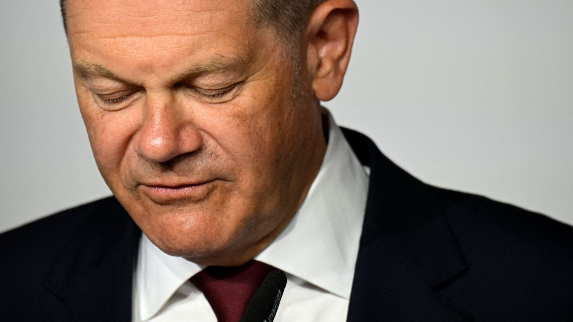 Olaf Scholz on ollut kovan arvostelun kohteena, koska hän on suhtautunut monia muita länsijohtajia varauksellisemmin Ukrainan varustamiseen aseilla. Lehtikuva/AFP.