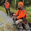 Kokenut karhunmetsästäjä, Pohjois-Karjalan piirin Metsästäjäliiton varapuheenjohtaja Veikko Sorsa sai passikaverikseen Mari Vänskä-Ruotsalaisen.
