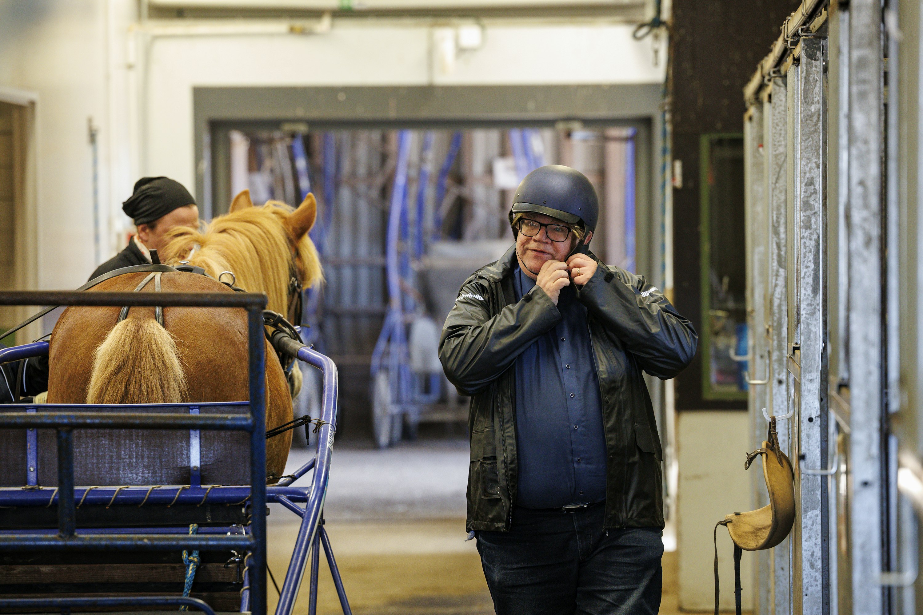 ”Raviurheilu on herrasmiehen tapa köyhtyä”, Soini veisteli omaa hevosharrastustaan.