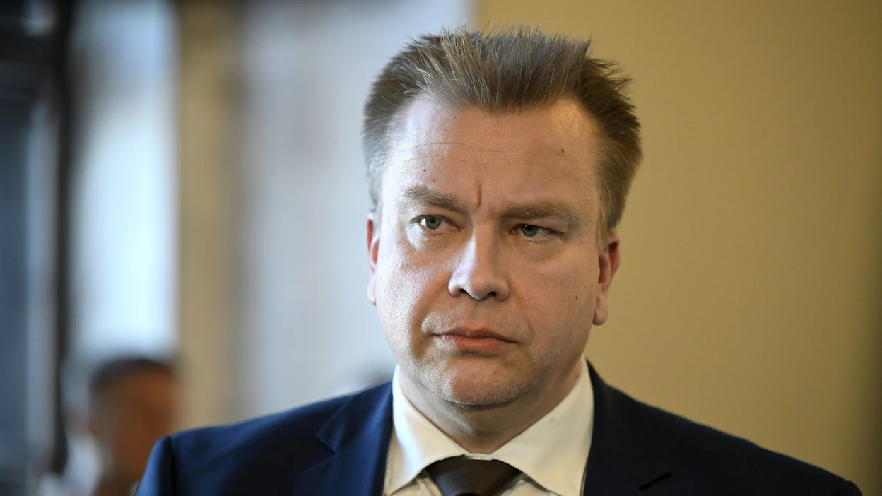 Keskustan puheenjohtajan Antti Kaikkosen mukaan hallituksen velkapolitiikka on epäonnistumassa ja ajamassa karille.