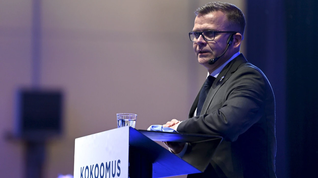Petteri Orpon johtaman kokoomuksen kannatus on Ylen kyselyssä 24,2 prosenttia.. LEHTIKUVA / Emmi Korhonen.