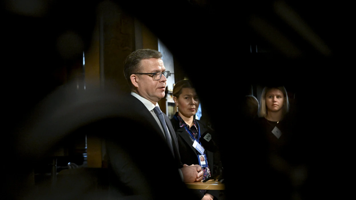 Hallitusneuvotteluita vetävä kokoomuksen puheenjohtaja Petteri Orpo sanoi Säätytalolle saapuessaan, että ilmassa on ehkä vähän kärsimättömyyttä.