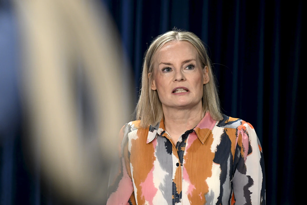 Perussuomalaisten puheenjohtaja Riikka Purra esitteli maanantaina puolueen alue- ja kuntavaaliohjelmaa. LEHTIKUVA / Vesa Moilanen.