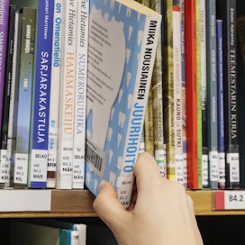 Selkokirjoja julkaistaan vuosittain noin 30. Osa on selkomukautuksia yleiskielisistä kirjoista, osa suoraan selkokielelle kirjoitettuja kirjoja. Oulun Karjasillan kirjastossa on selkokirjoille oma osasto.