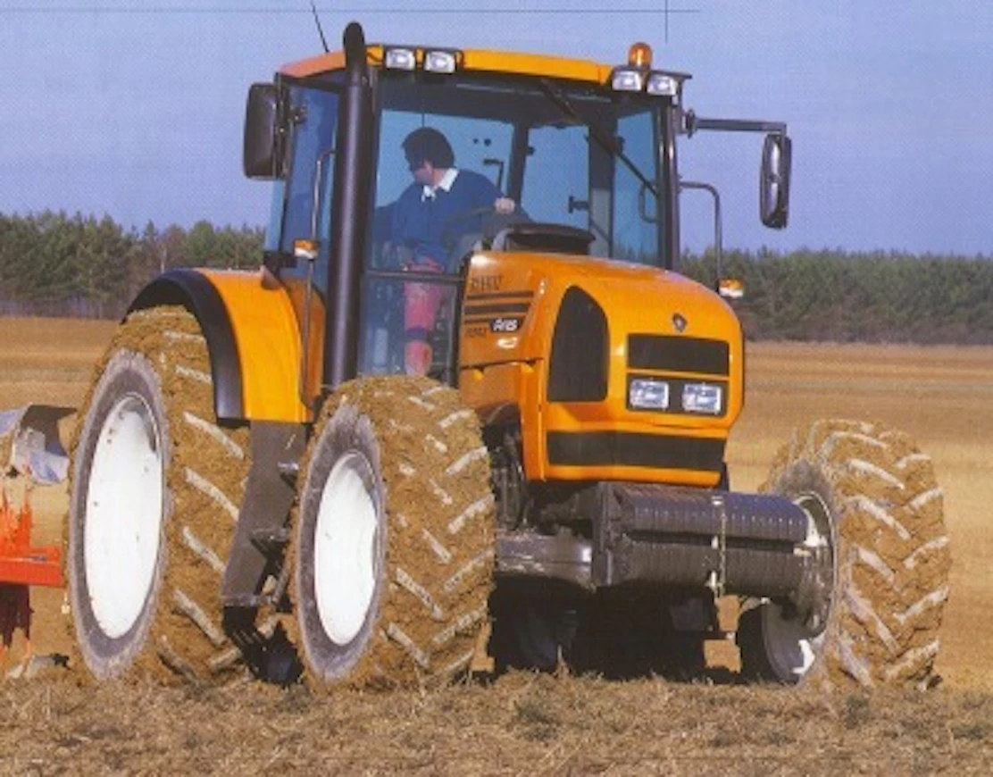 00RenaultAres735