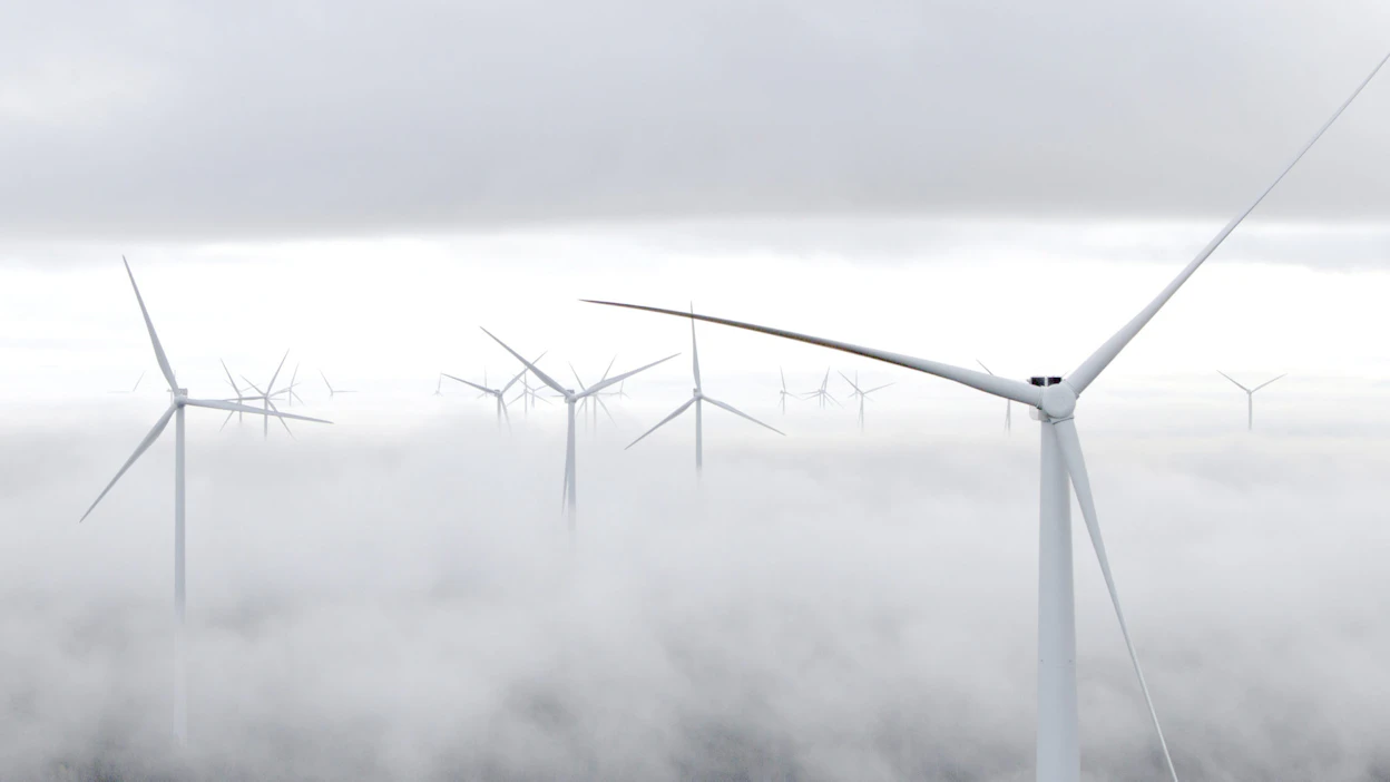 Pohjanlahdelle Suomen rannikolle nousee vuosikymmenen kuluessa satoja, mahdollisesti jopa 500 uutta tuulivoimalaa.