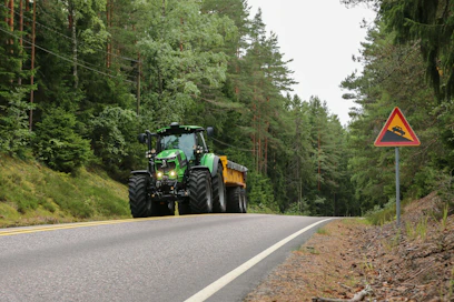 ”Kuljetusten tehokkuus ei hoidu vauhtia lisäämällä, vaan kuormakokoa kasvattamalla”, kirjoittaa Koneviestin kolumnisti Erkki Holma.