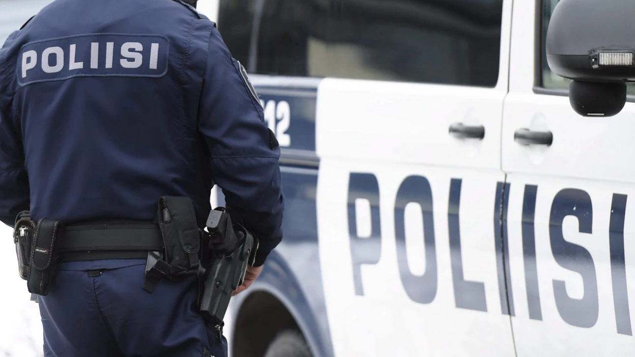 Poliisi kertoo tehneensä karhun lopetusmääräyksen, koska lievempiä keinoja ei ollut enää käytettävissä. VESA MOILANEN / LEHTIKUVA.