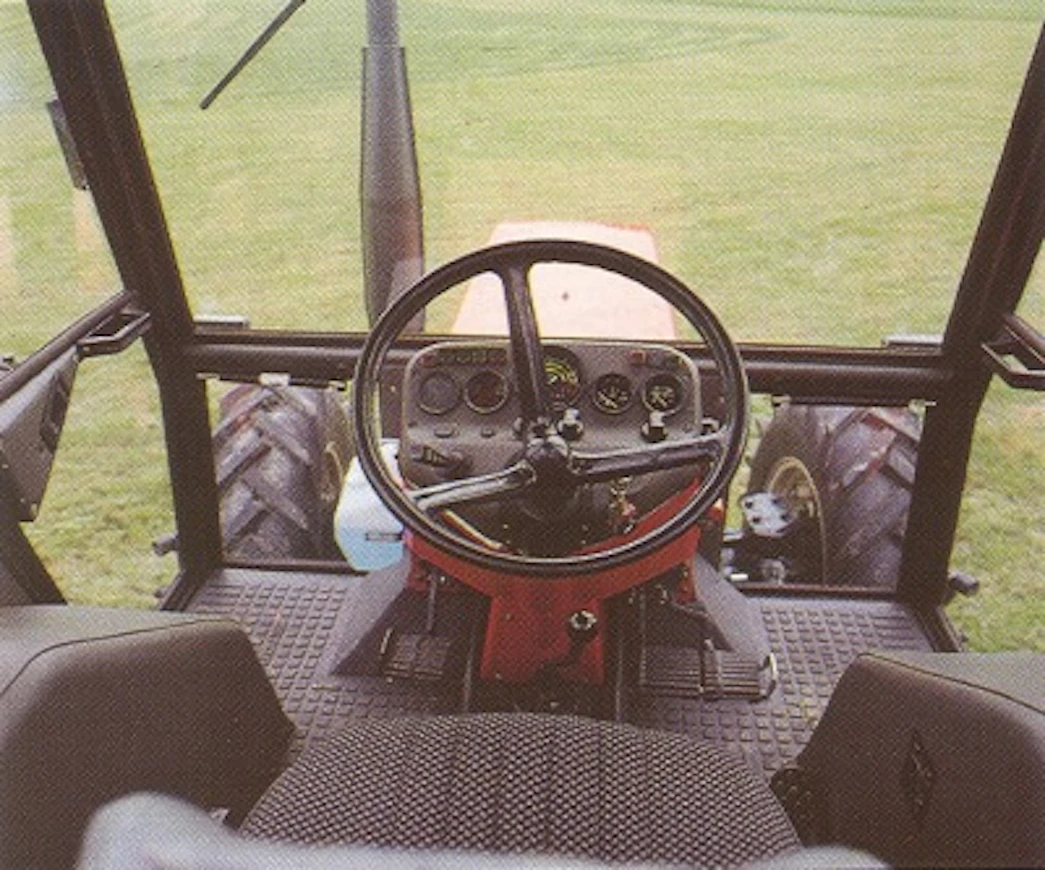 94Zetor6320ohjaamo