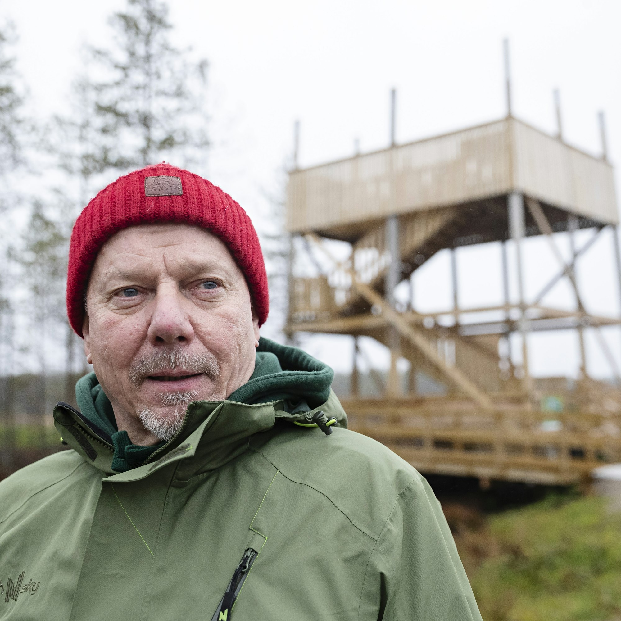 Maanomistaja Esa Kumpulaisen toimeliaisuuden ansiosta joutomaasta syntyi kosteikko, joka vähentää ilmastopäästöjä ja lisää monimuotoisuutta.