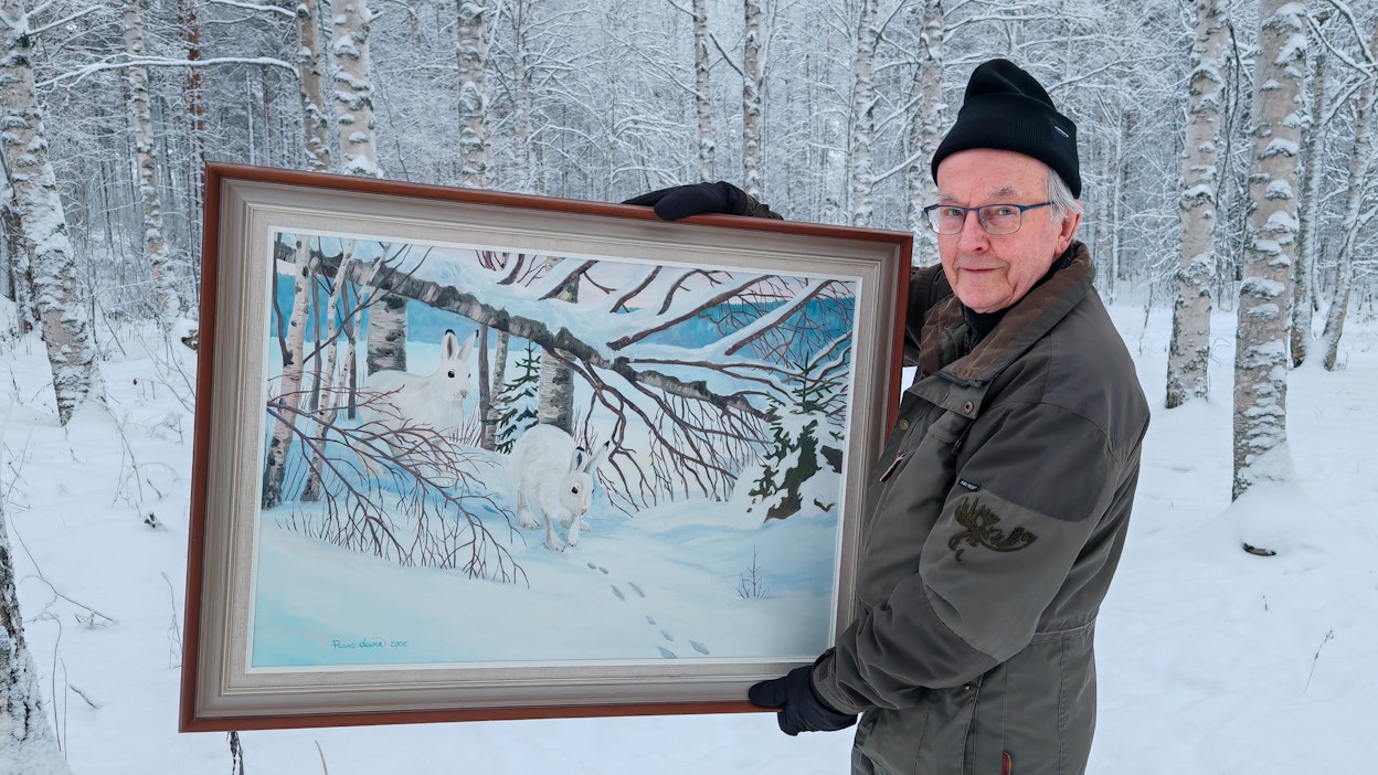 ”Kun eläin on sille luontaisessa ympäristössä ja näyttää olevan elossakin, taideteos on onnistunut”, rovaniemeläinen erätaitelija Paavo Laine kertoo.