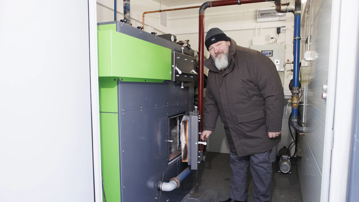 Tulipesän luukkua ei juuri tarvitse availla, sillä kattila hoitaa keskeiset toiminnot automaattisesti.