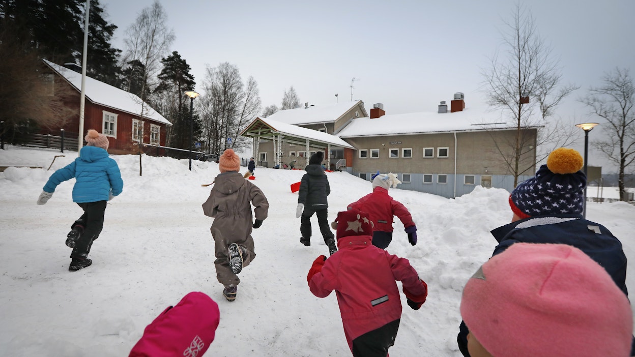 Koululla on merkittävä vaikutus lapsen maailmankuvan kehittymiseen.